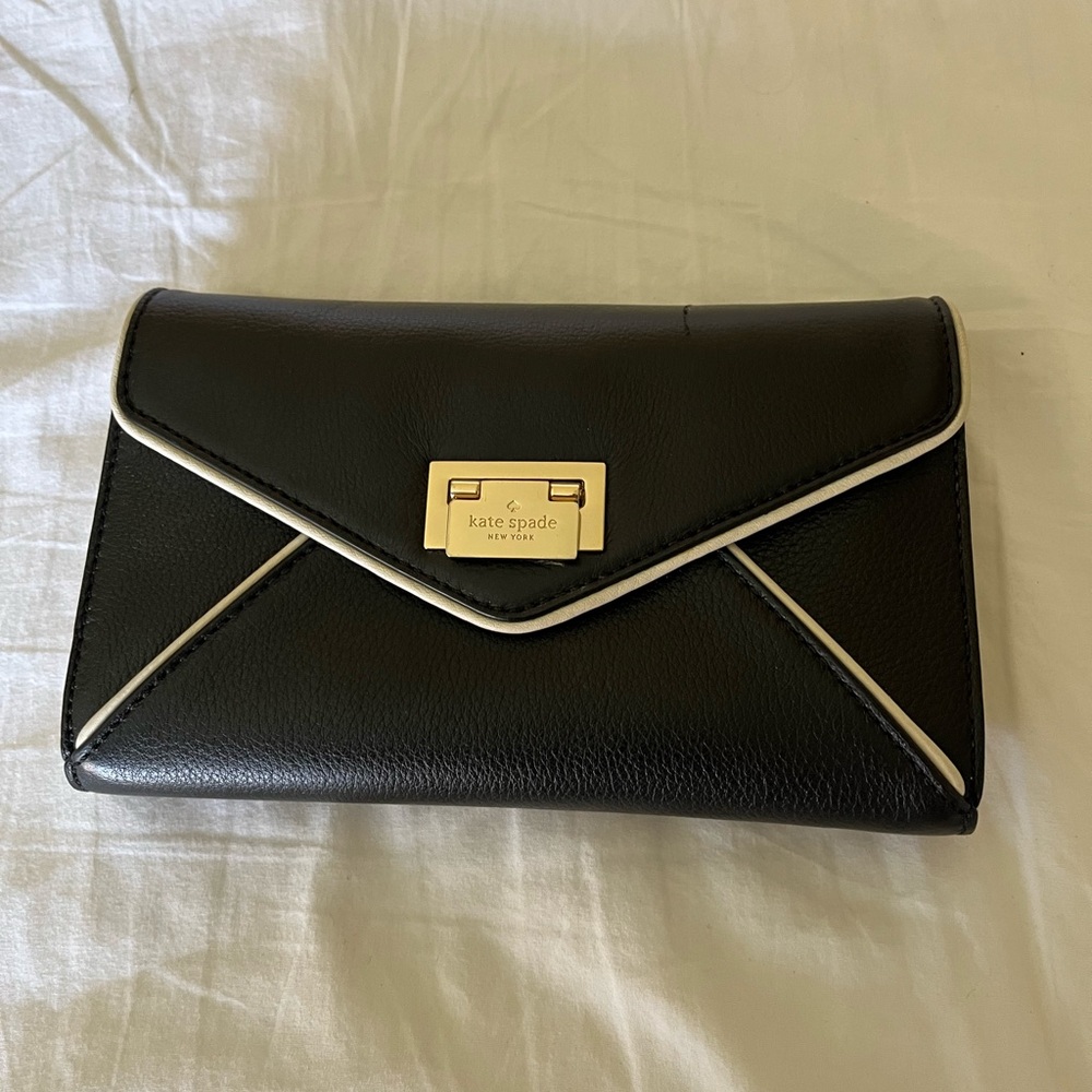 Kate Spade Crossbody bag, envelope clutch, black and white in color - Picture 2 of 9